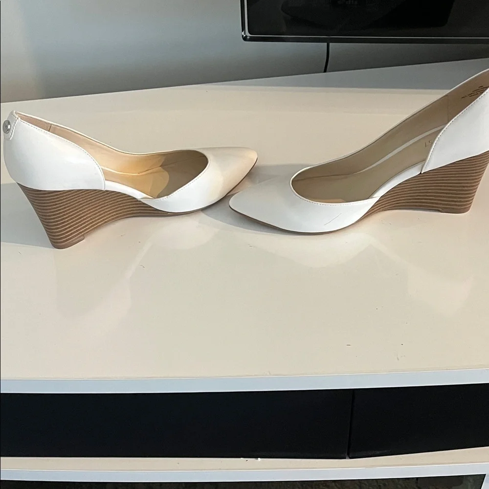 Nine West Women's White Wedges‎